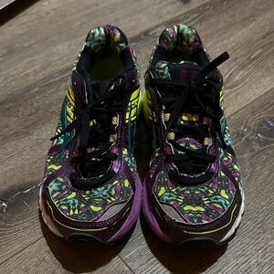 Brooks Women's Purple and Yellow Patterned Sneakers